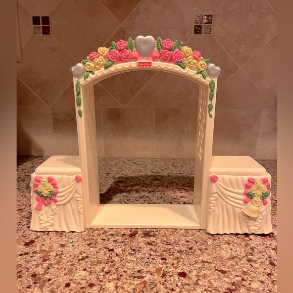 Fisher-Price Other - Fisher Price Loving Family Wedding Gazebo- Plays Music!